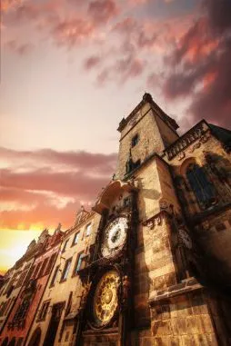 Astronomische Uhr in Prag bei Sonnenuntergang