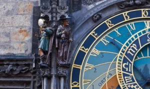 Figuren auf der astronomischen Uhr in Prag